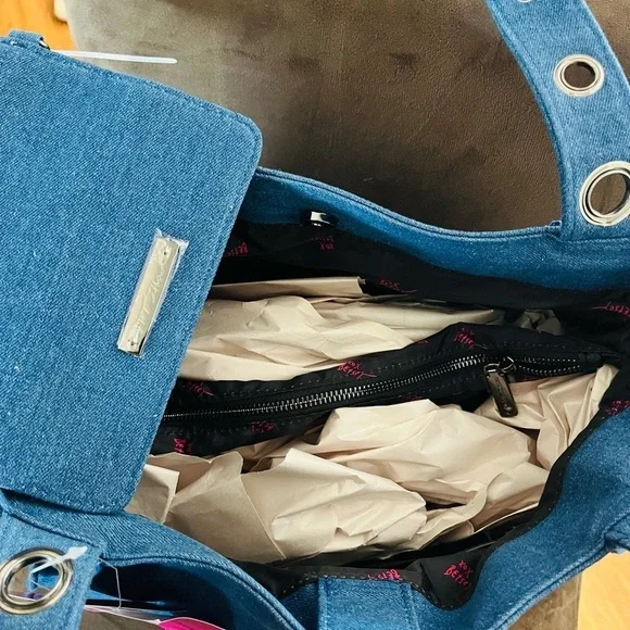 Betsey Johnson skull denim tote bag xl​​​​​ - Picture 9 of 9